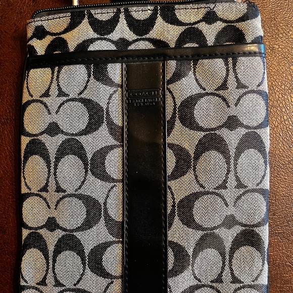 Coach Signature Crossbody Dark Brown Bag Front Pocket Coach Crossbody - Picture 1 of 3